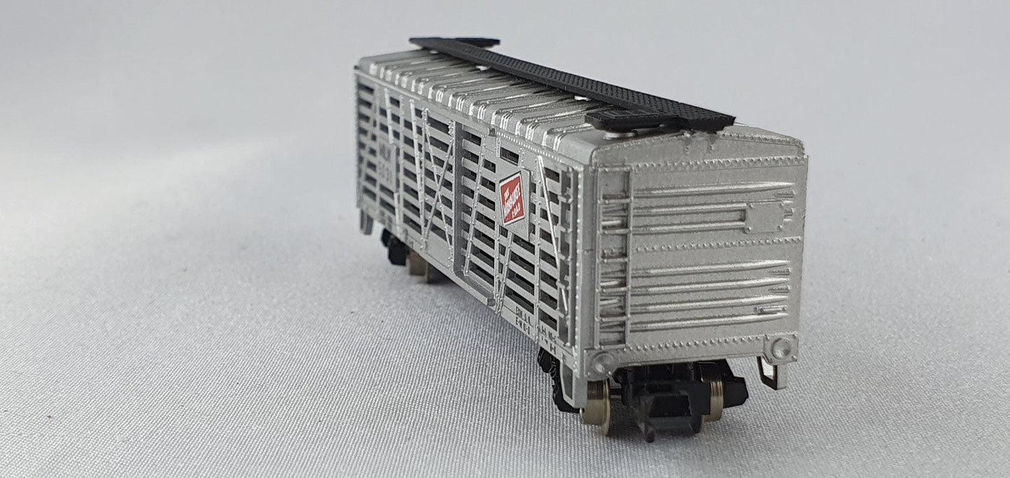 Model Power 3444 MILW Stock Car (DG748)