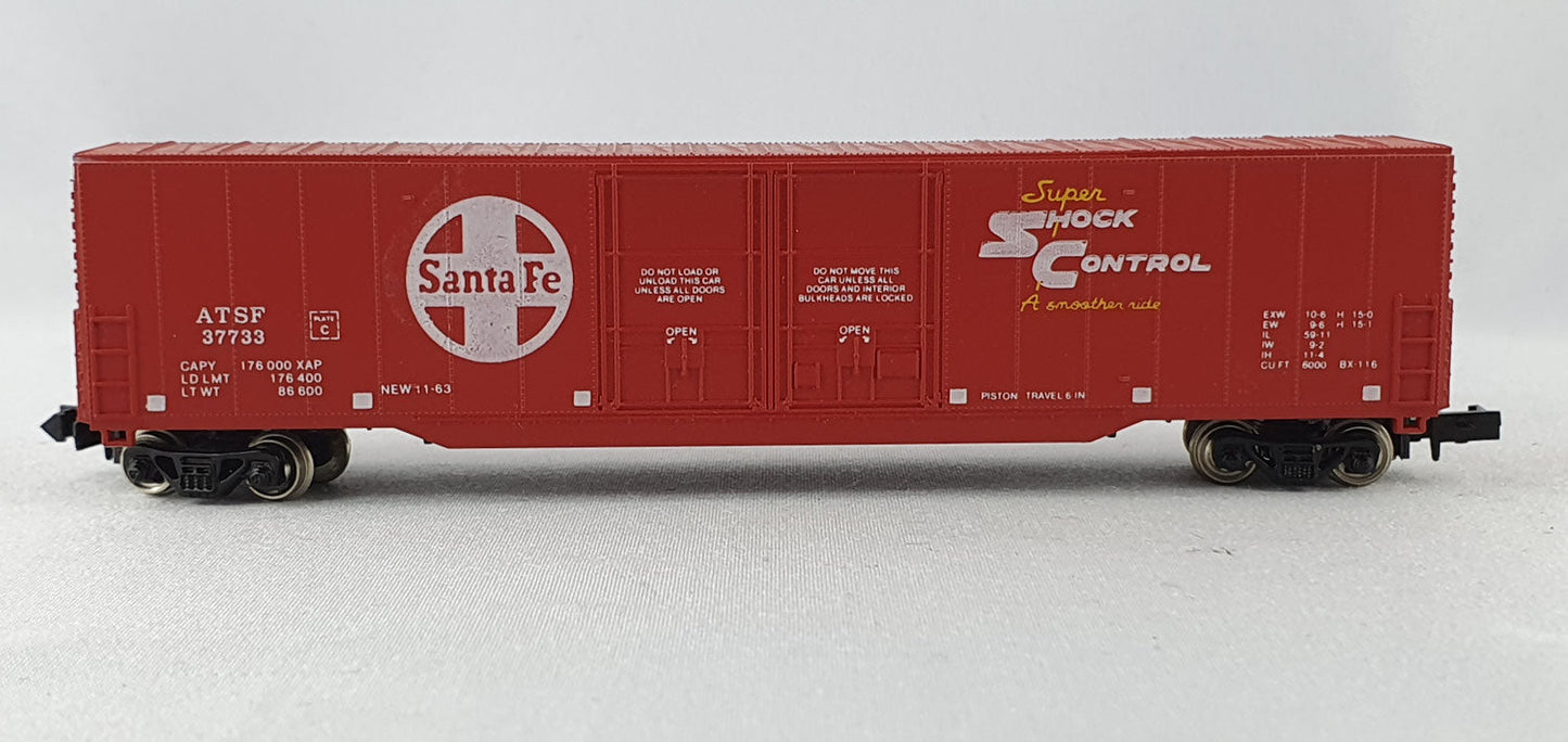 Con Cor 5551 1-2 ATSF Box Car 60 foot (DG568)